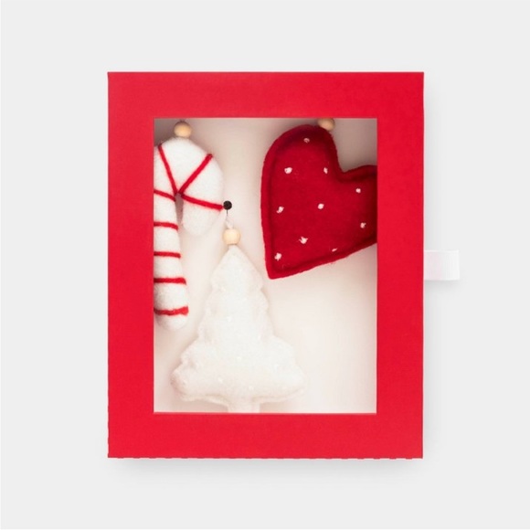 sugar paper Other - Sugar Paper Felt Gift Topper Set Red White New